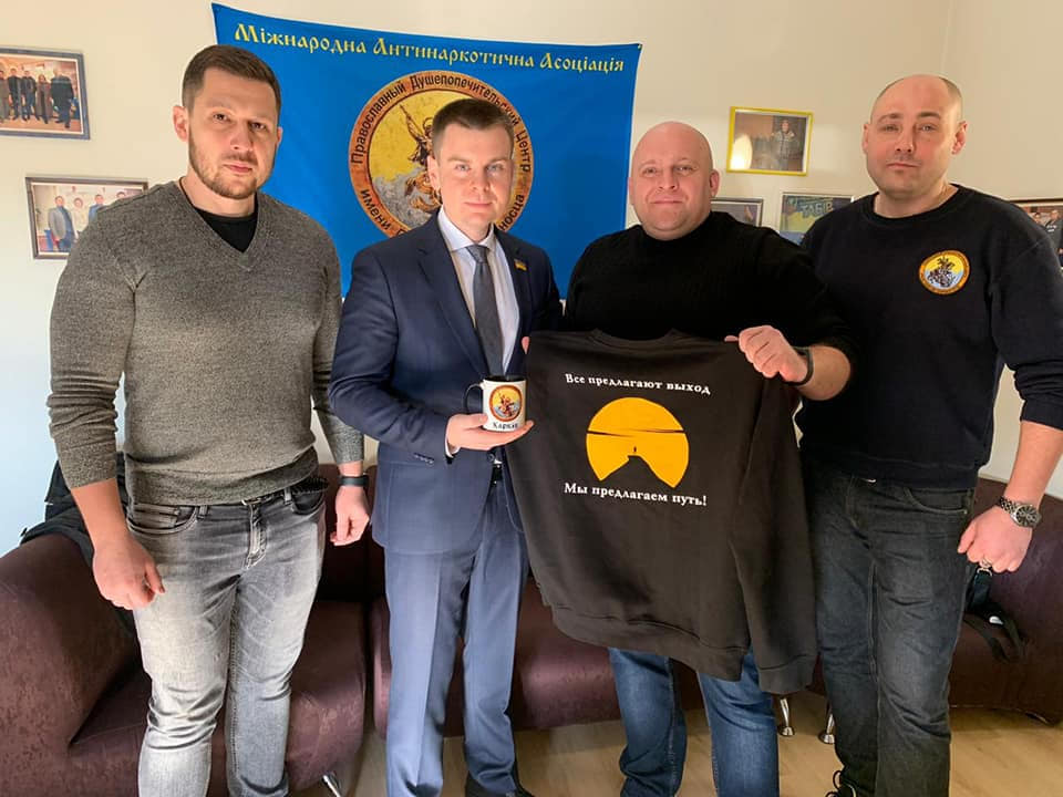 А.Бакумов – второй слева